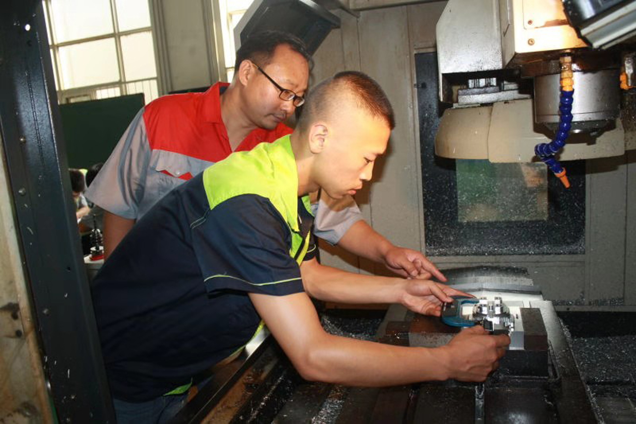 1650591886524159.jpg 指导学生工作照1.jpg